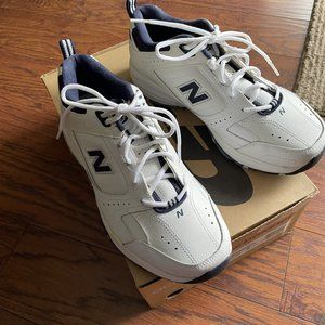 Men's New Balance white lace up sneakers size 9.5 (WIDE)